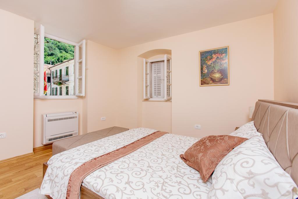 Old Town Museum Square Apartment Котор Екстериор снимка