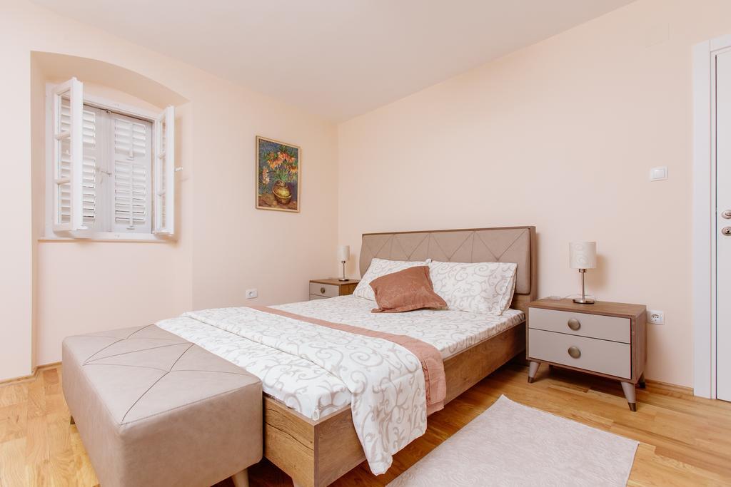 Old Town Museum Square Apartment Котор Екстериор снимка